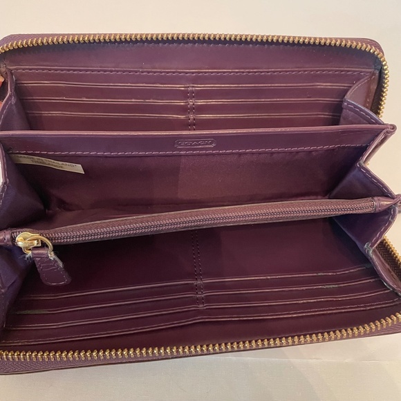 Coach Patent Signature Double Zip Leather Burgundy Wallet - Picture 4 of 9